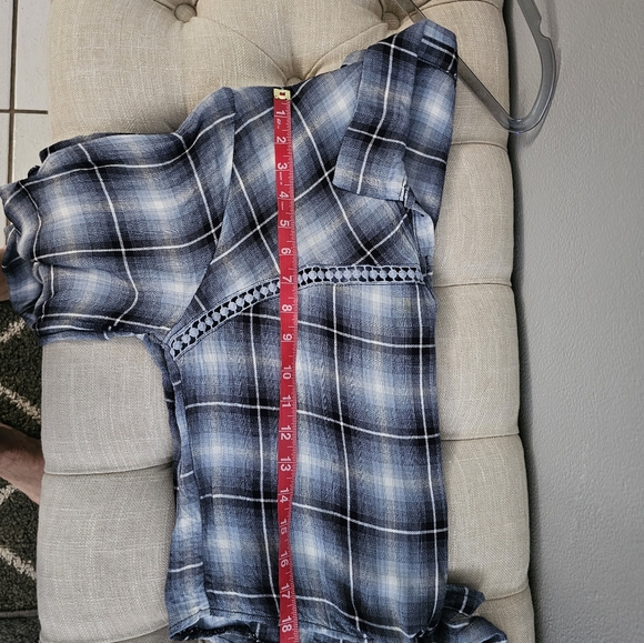 American rag Juniors crochet trim tie front! Size med! Worn twice! - Picture 13 of 13